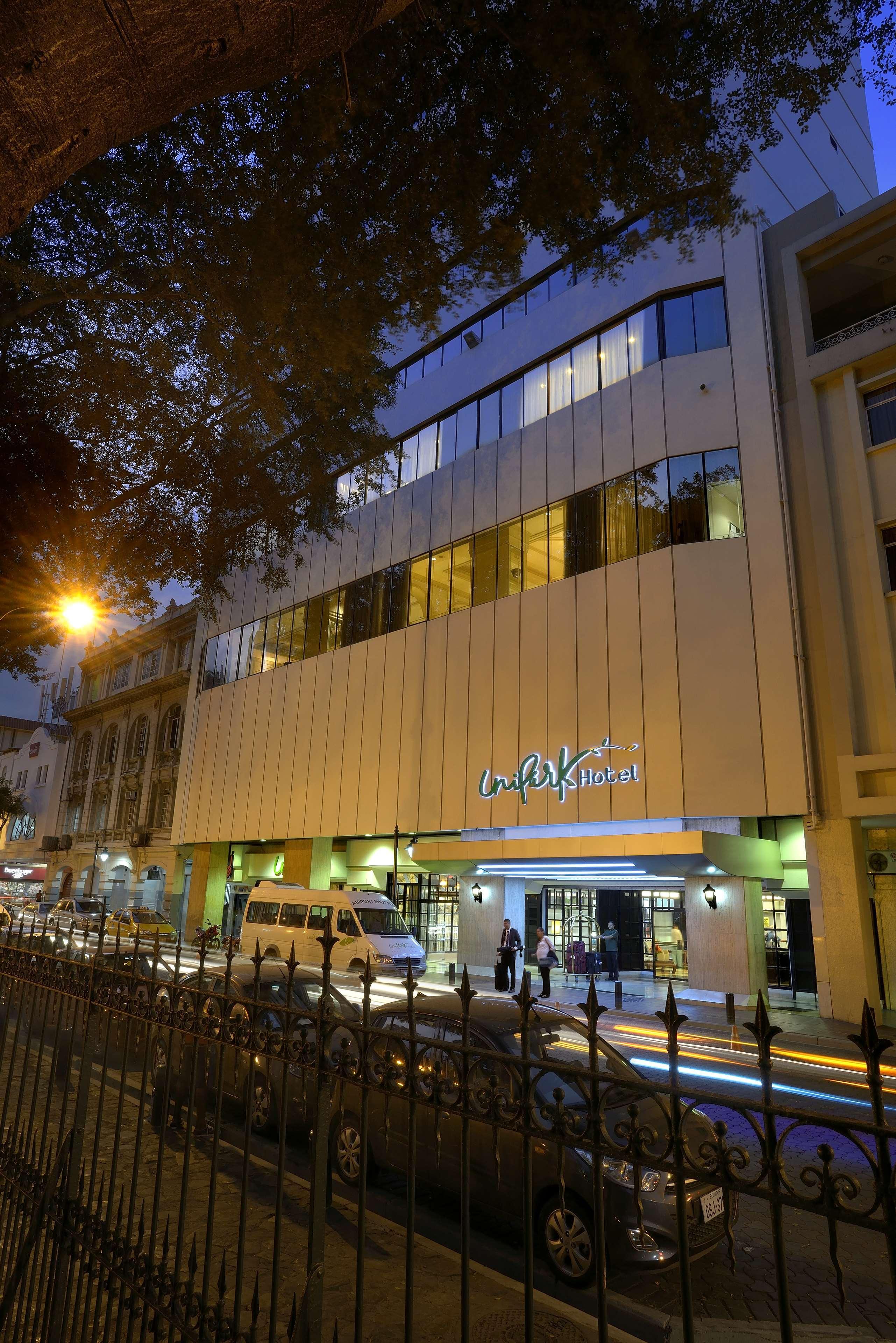 Hotel Unipark By Oro 4*